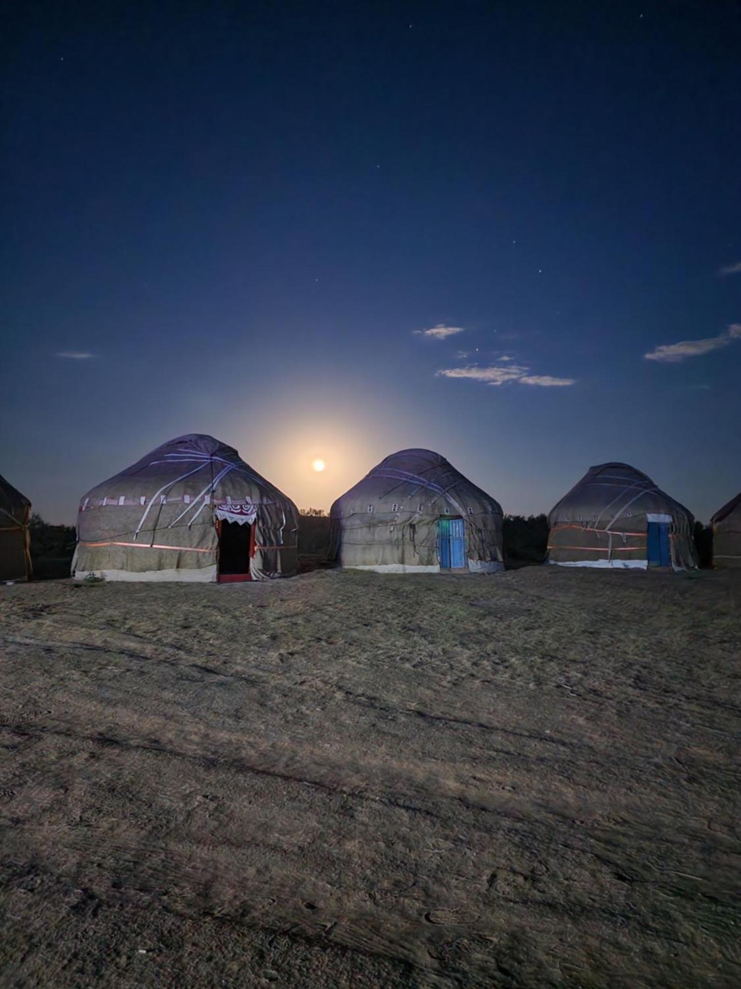Hotel Authentic Uzbek Yurt Camp Eco-Friendly Nurota Esterno foto